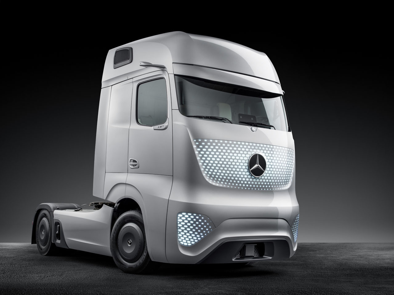 Mercedes-Benz Future Truck 2025, 2014