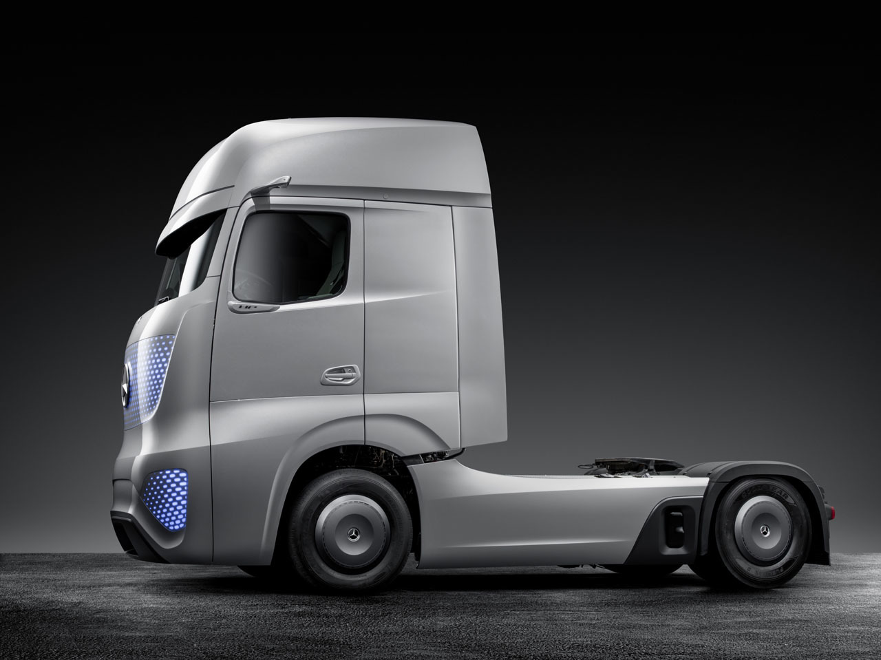 Mercedes-Benz Future Truck 2025, 2014