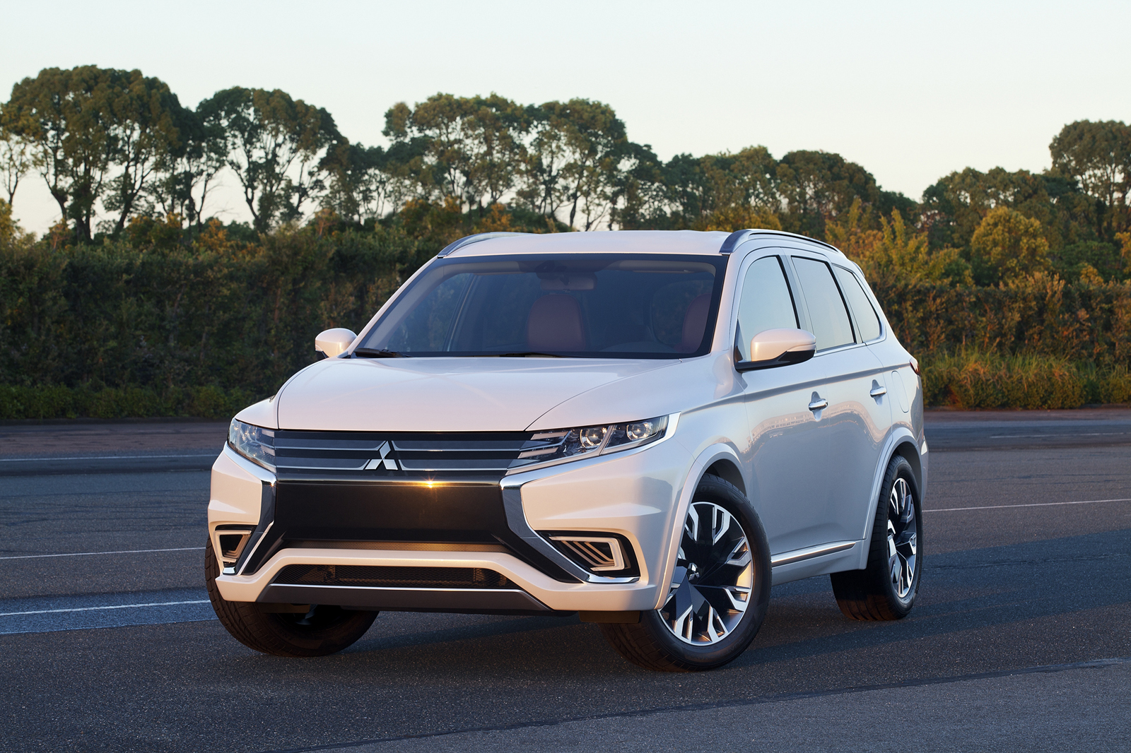 Mitsubishi Outlander PHEV Concept-S, 2014