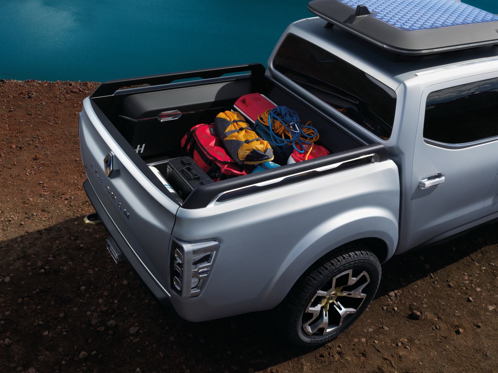 Renault Alaskan Concept, 2015