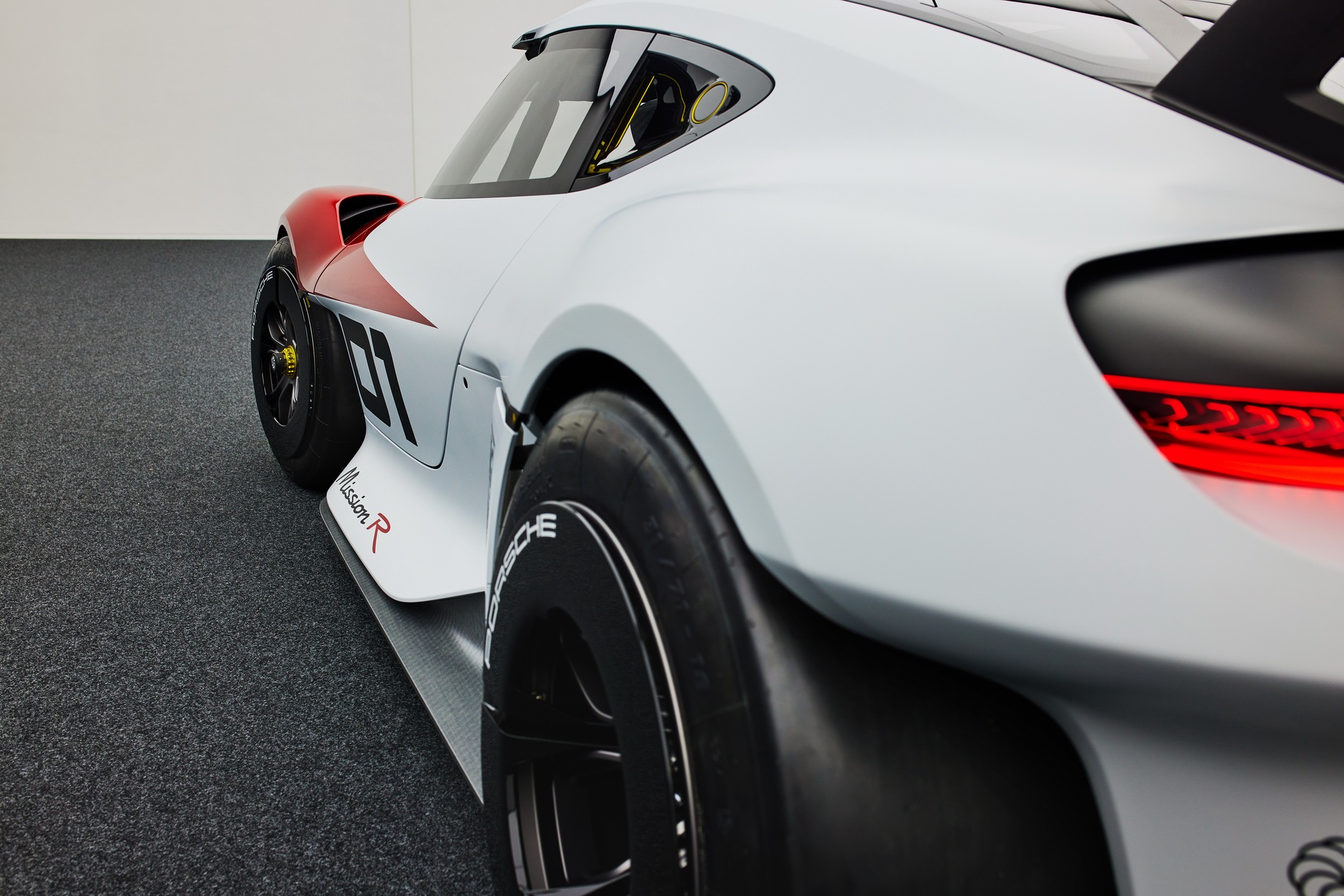 Porsche Mission R, 2021