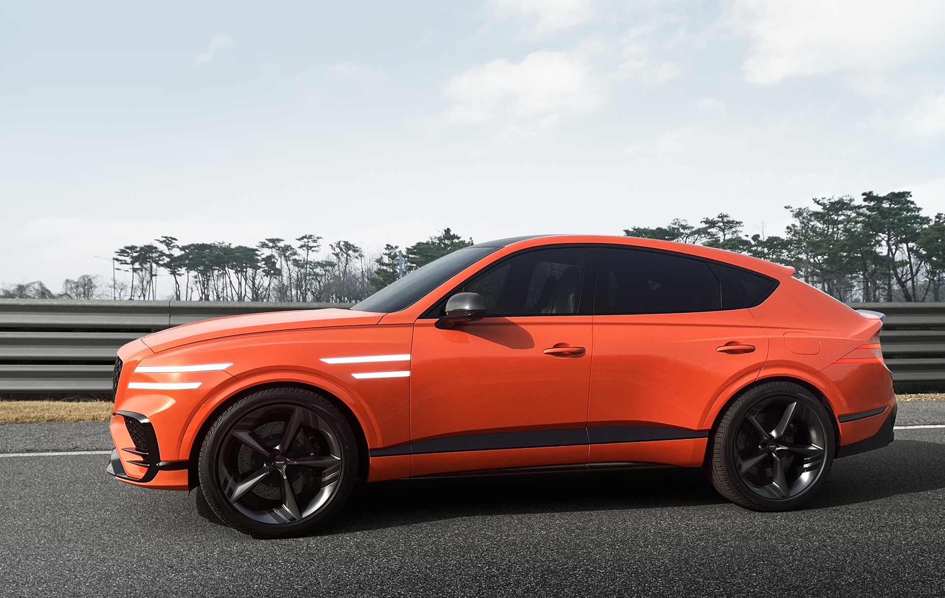 Combined with the bold and voluminous hood, the Genesis GV80 Coupe embodies a perfect blend of sporty flair and luxury.