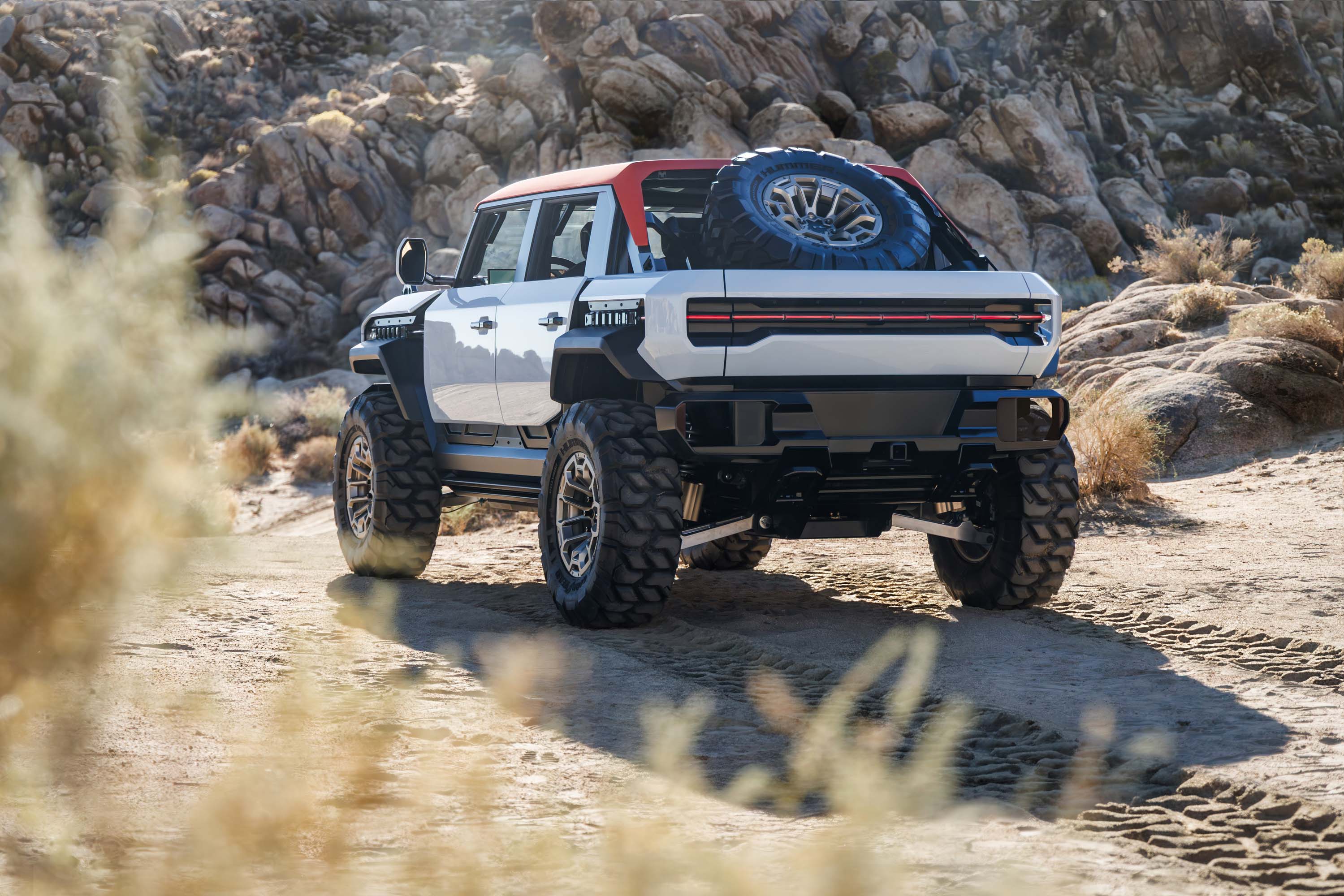 HUMMER X SUV Concept, 2026