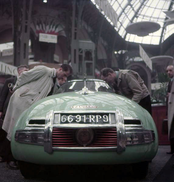 Panhard Dynavia Prototype at the Salon de l’Auto in Paris, 1948 - Photo: Yale Joel/LIFE