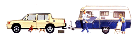 The XIX is a good partner at an autocamp. The sub-lid can be used as a table when turned down. We can easily go camping with a lot of baggage.