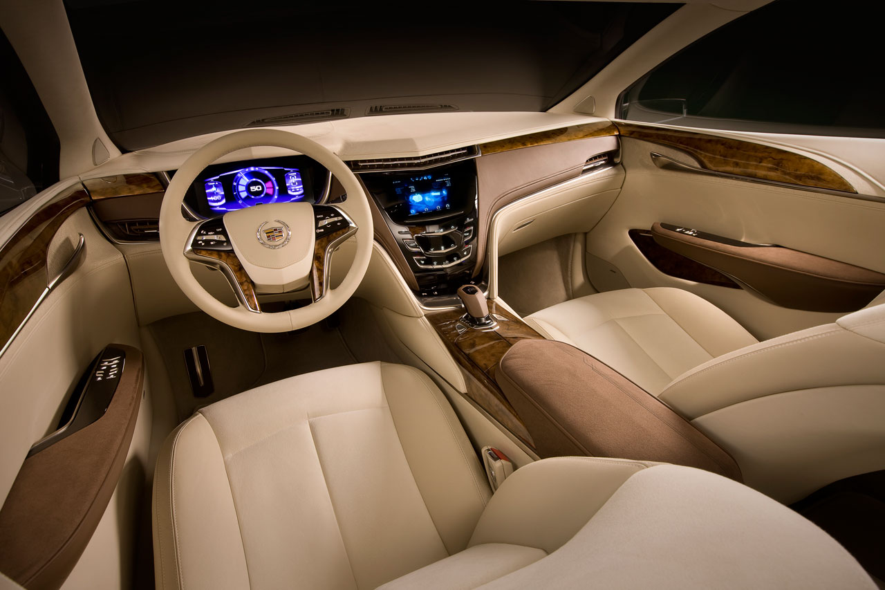 Cadillac XTS Platinum, 2010