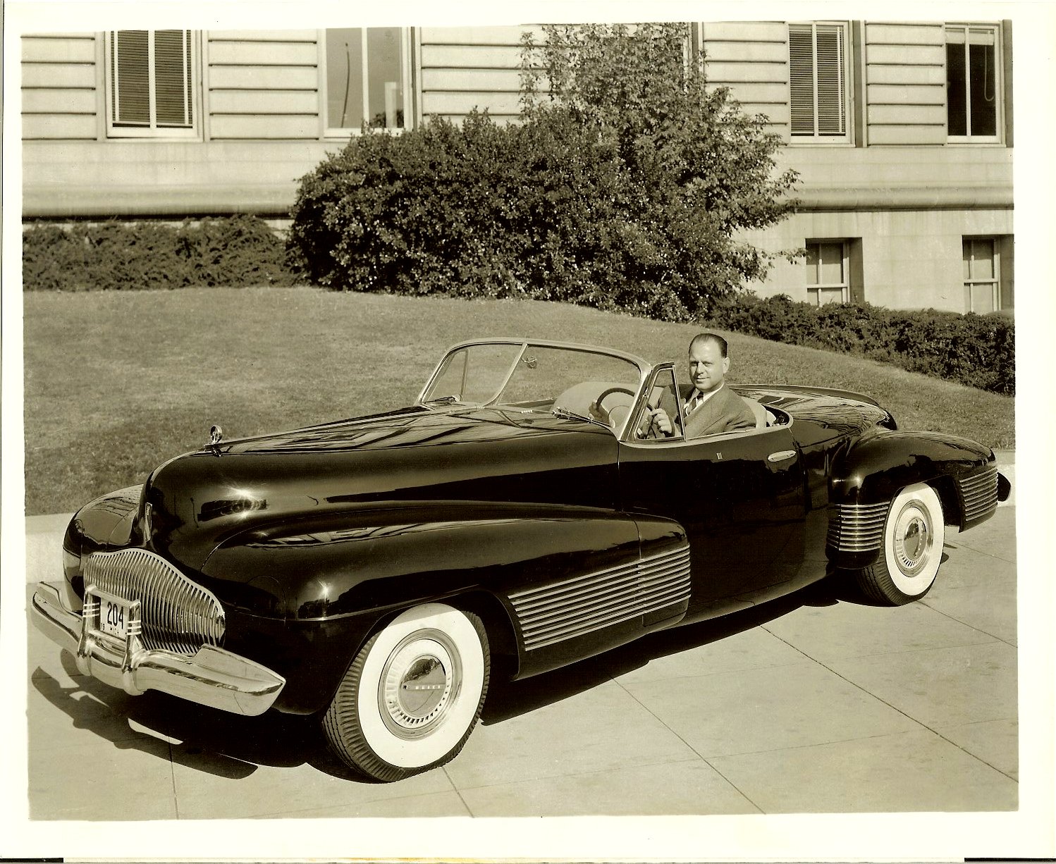 Buick Y-Job with Harley J. Earl