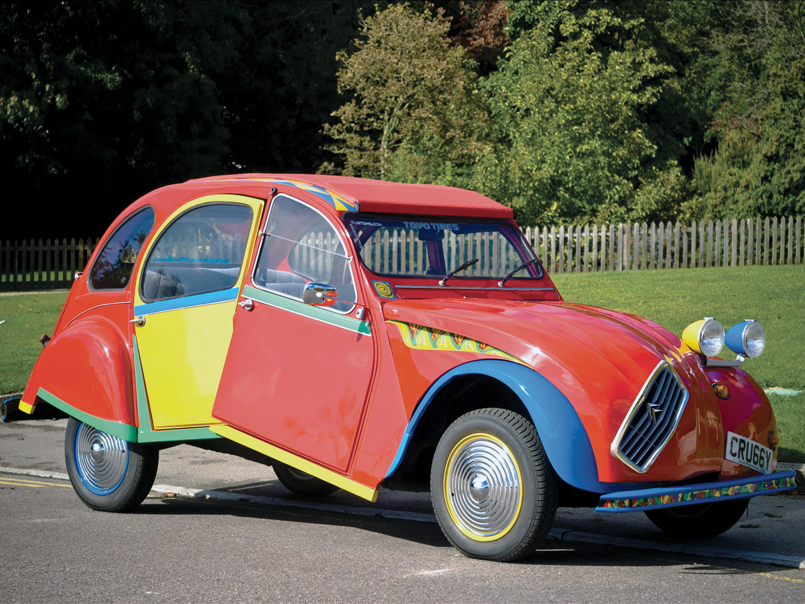 Andy Saunders' Citroen 2CV (2007): Кубизм на дороге