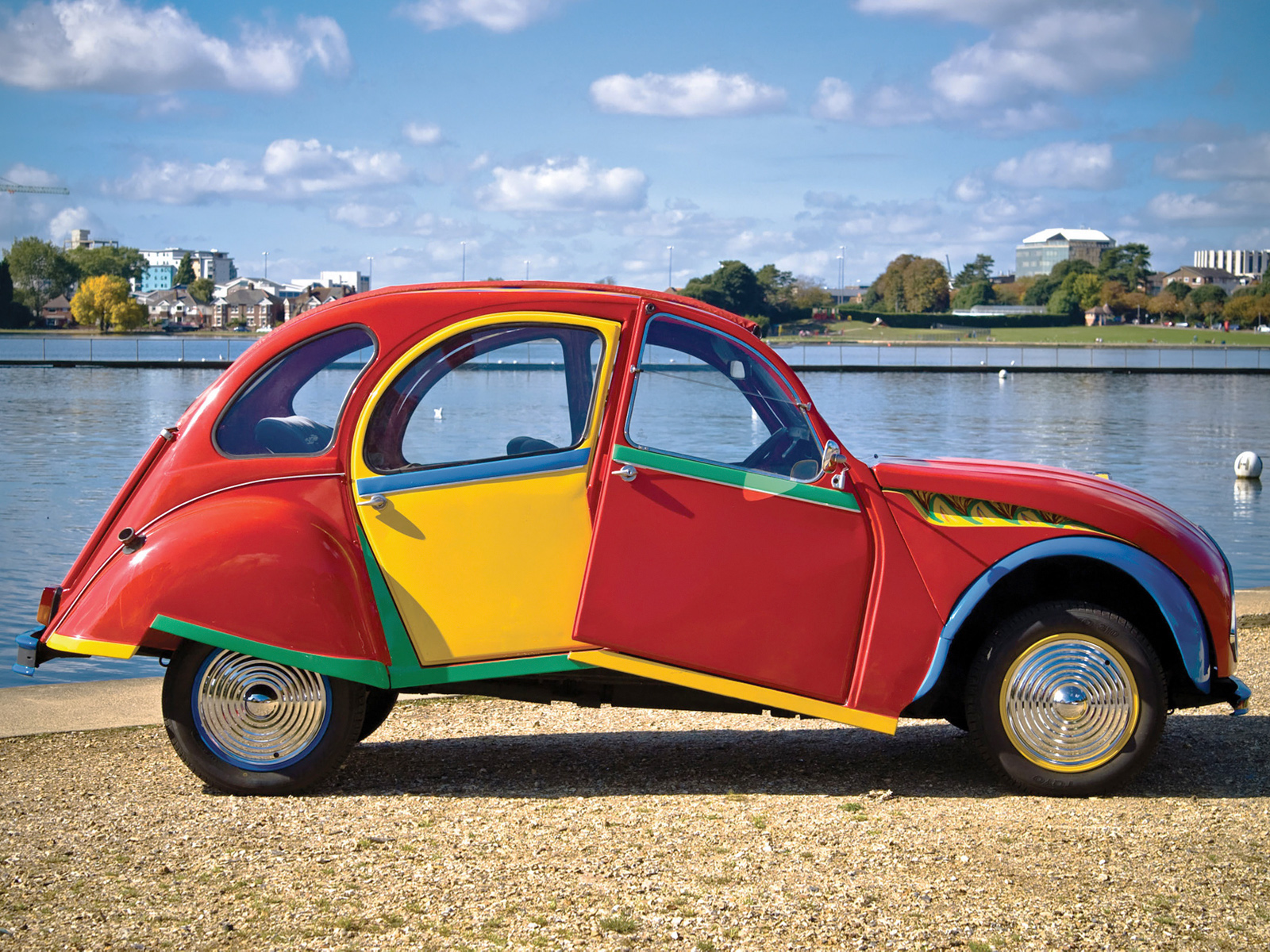 Andy Saunders' Citroen 2CV (2007): Кубизм на дороге