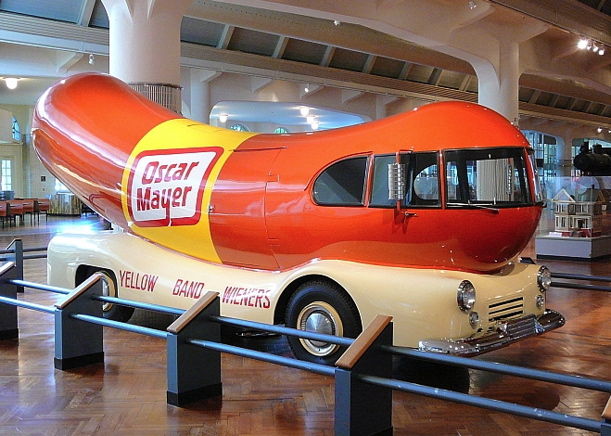 Oscar Mayer Wienermobile, 1952 