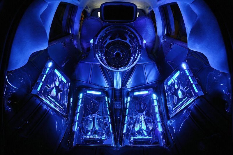 Chrysler PT Cruiser Audiobahn: Свой среди чужих