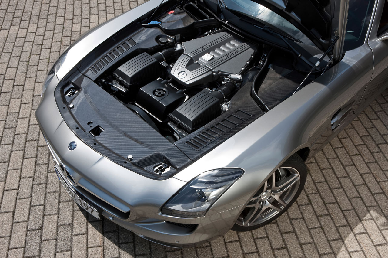 Mercedes-Benz SLS AMG (2010): Крыло чайки
