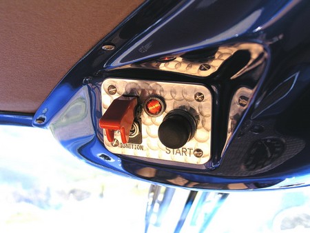 Faralli & Mazzati Antas V8 GT (2006): Плавник в голубом бархате