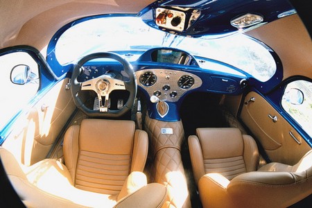 Faralli & Mazzati Antas V8 GT (2006): Плавник в голубом бархате