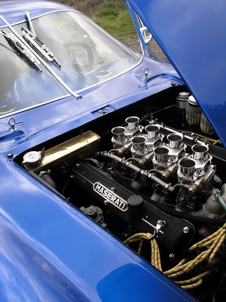 Faralli & Mazzati Antas V8 GT (2006): Плавник в голубом бархате