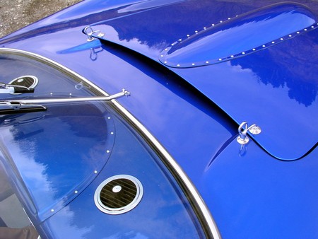 Faralli & Mazzati Antas V8 GT (2006): Плавник в голубом бархате