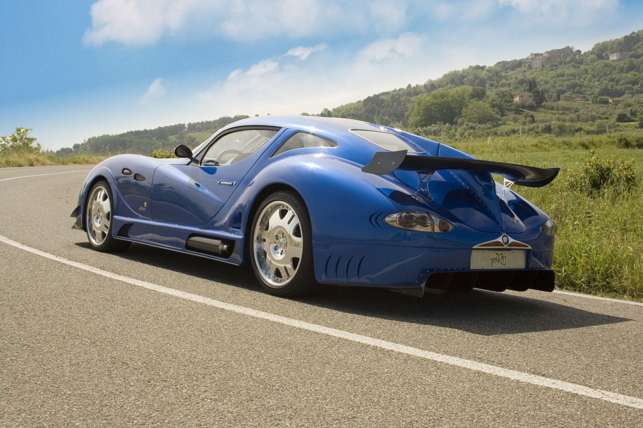 Faralli & Mazzati Antas V8 GT (2006): Плавник в голубом бархате