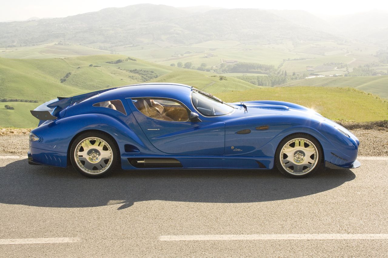 Faralli & Mazzati Antas V8 GT (2006): Плавник в голубом бархате