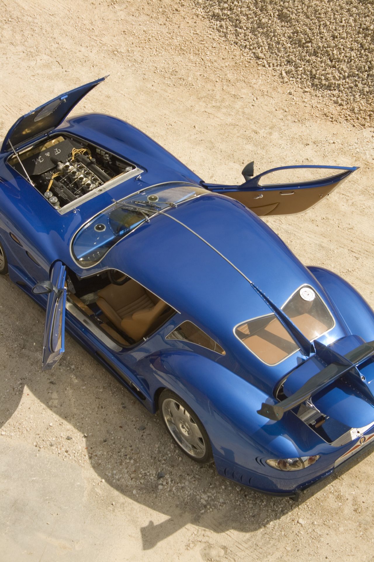 Faralli & Mazzati Antas V8 GT (2006): Плавник в голубом бархате