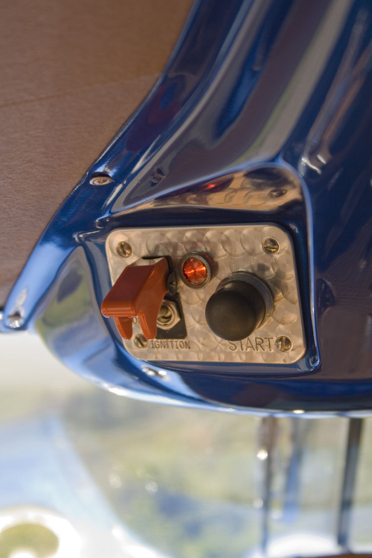 Faralli & Mazzati Antas V8 GT (2006): Плавник в голубом бархате