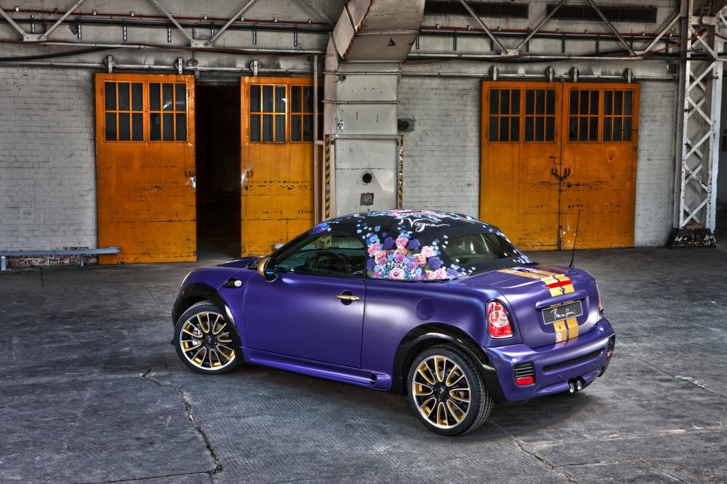 Life Ball Mini (2012): Designed by Franca Sozzani 