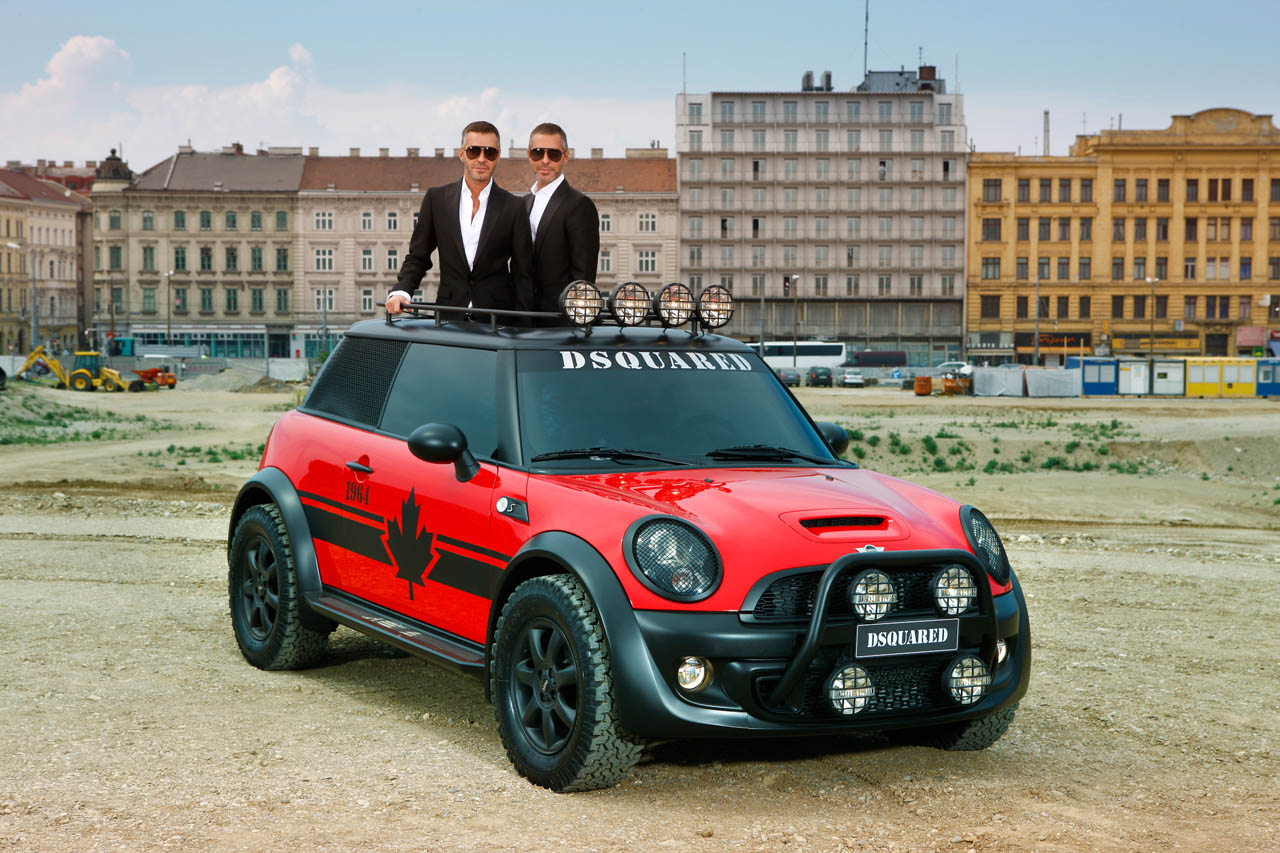 Life Ball Mini by DSQUARED (2011): Red Mudder