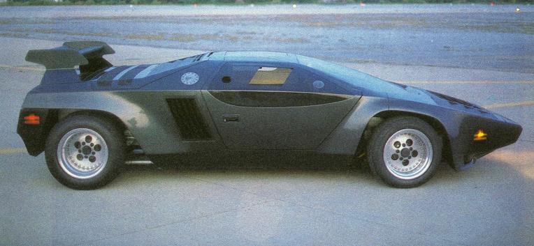 Vector W2 Twin Turbo, 1980-82 - Боковые воздухозаборники стали цельными
