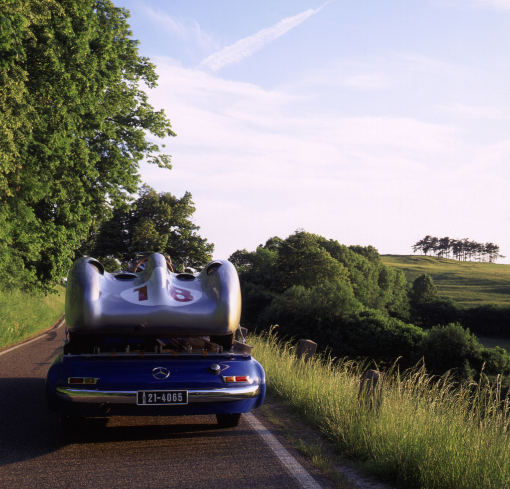 Mercedes Renntransporter - Replica