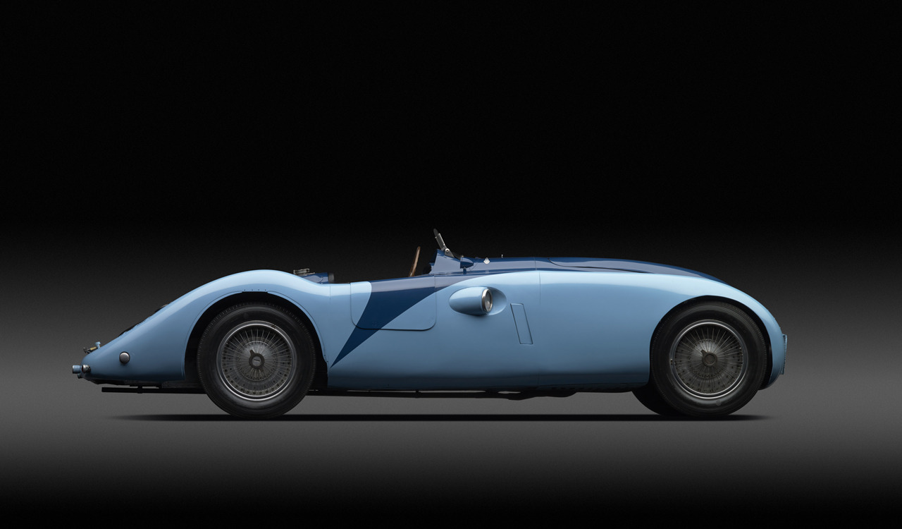 Bugatti Veyron 'Jean-Pierre Wimille' (2013) - Design inspiration from the Bugatti 57G 'Tank'