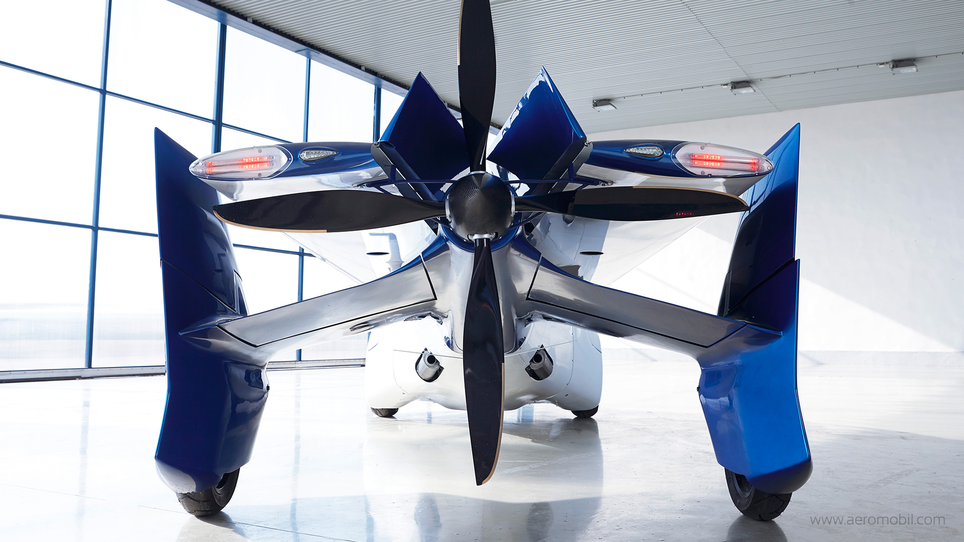Летающий автомобиль AEROMOBIL
