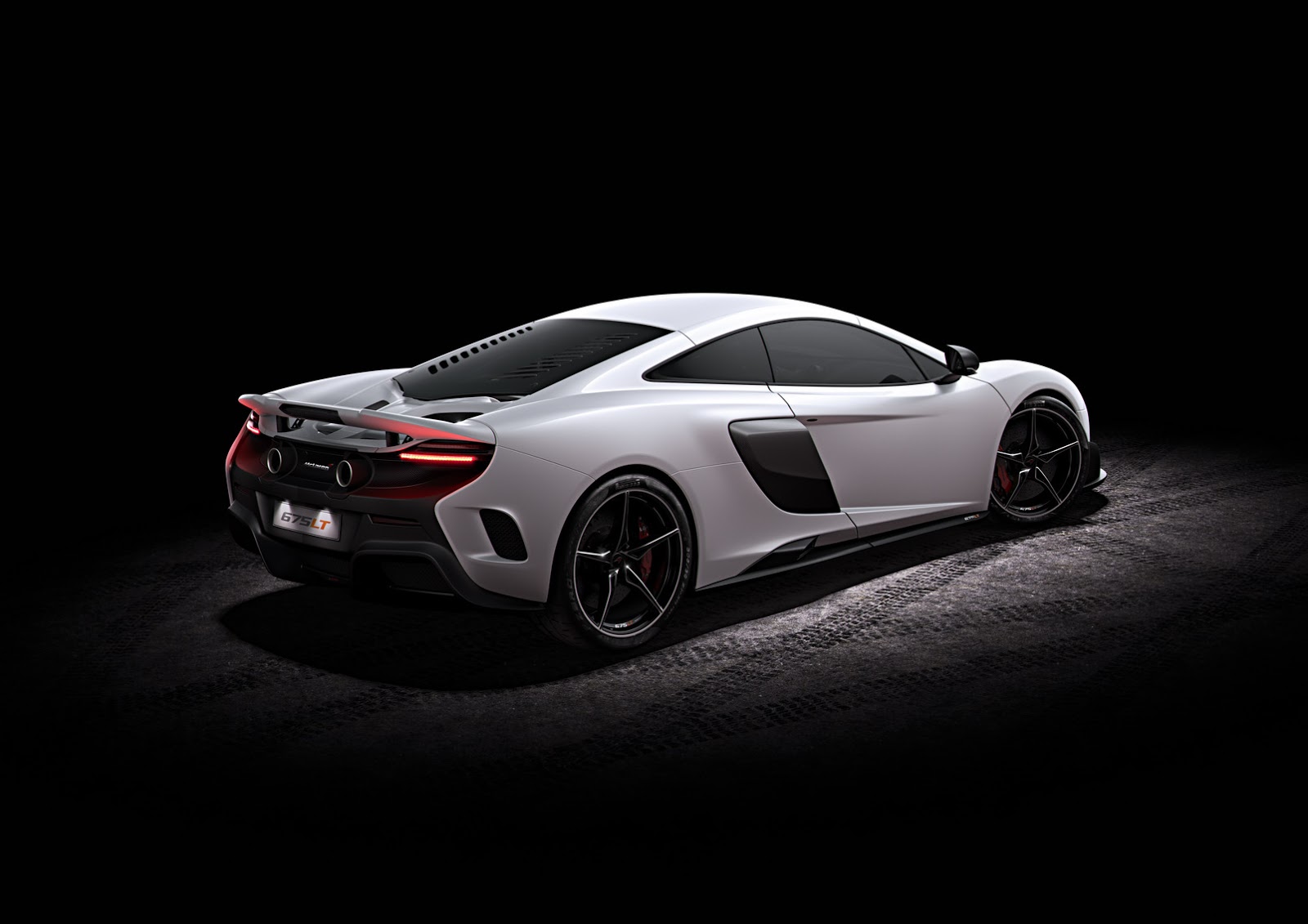  McLaren 675LT (2015)