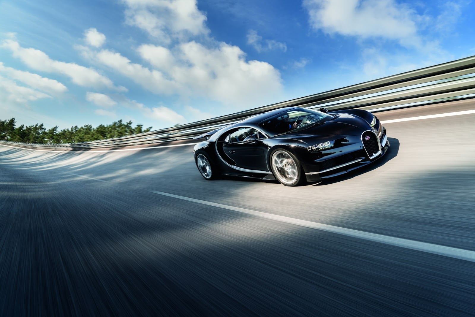 Bugatti Chiron (2016)