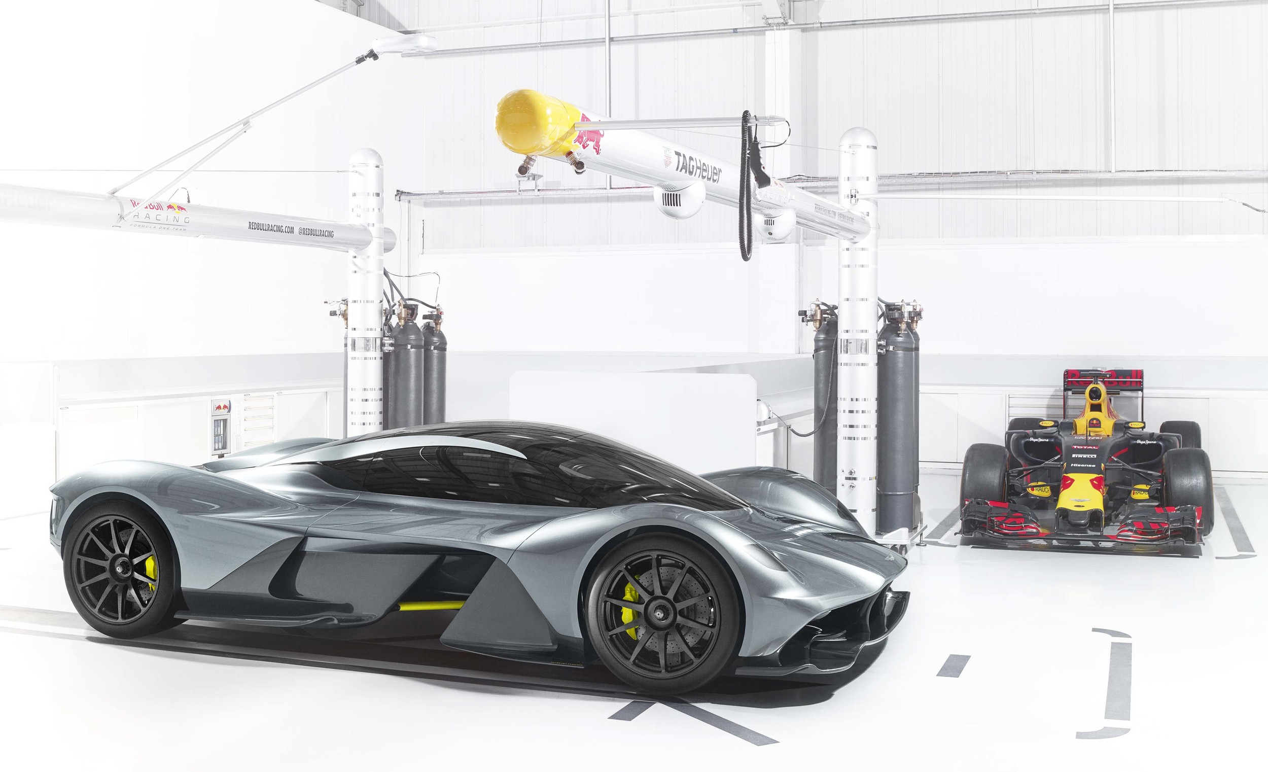 Aston Martin Red Bull AM-RB 001 (2018)