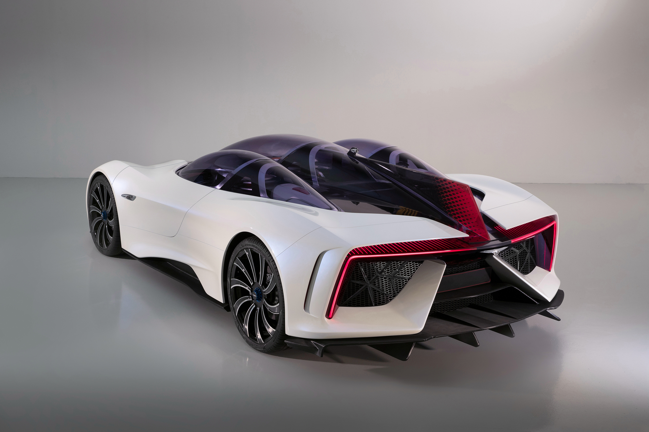 Techrules Ren (2017): Designed by Giorgetto and Fabrizio Giugiaro