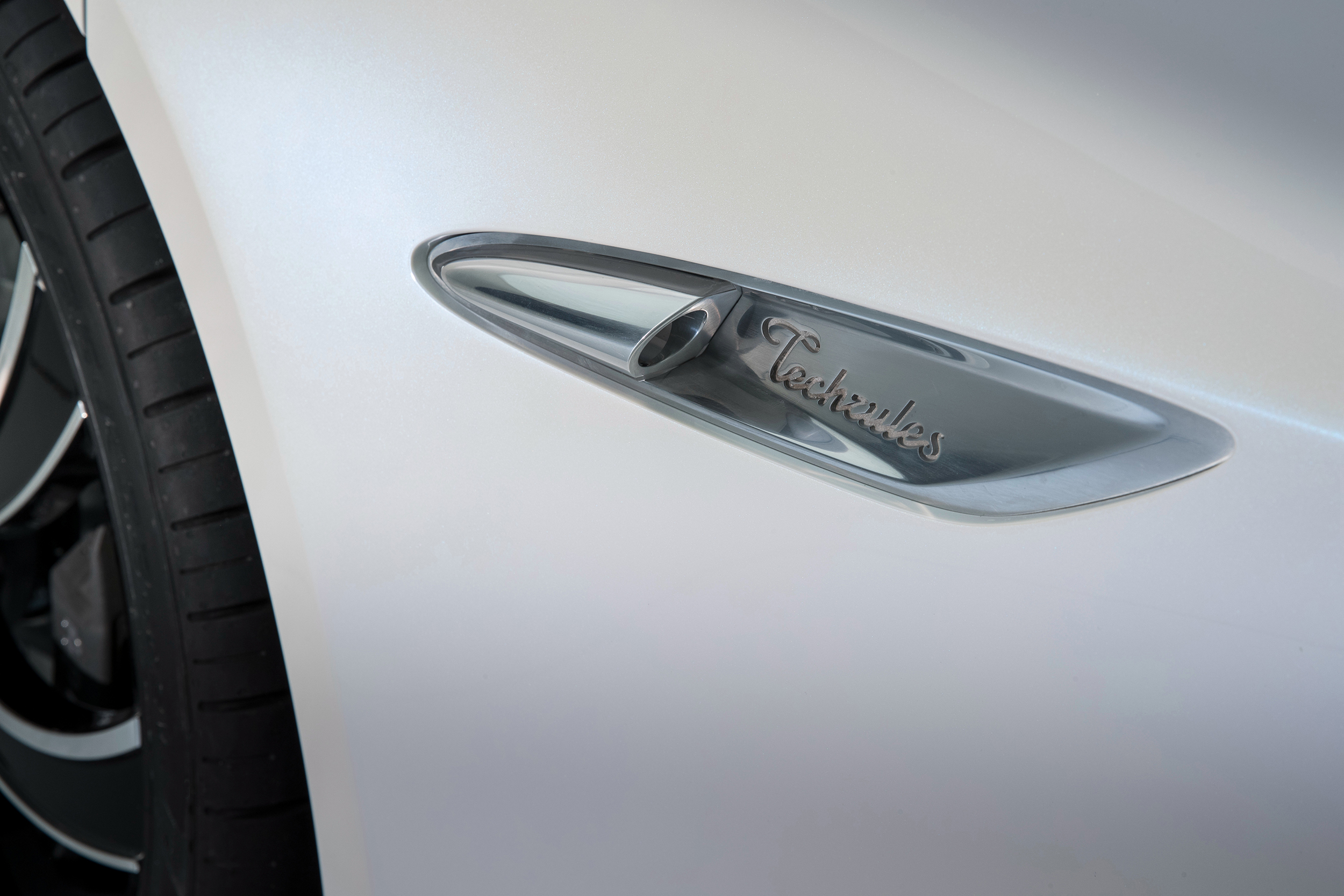 Techrules Ren (2017): Designed by Giorgetto and Fabrizio Giugiaro