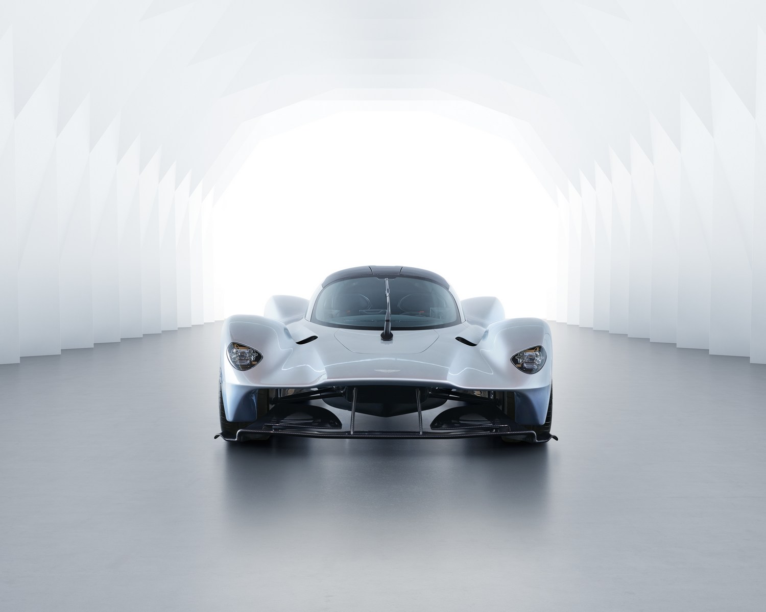 Aston Martin Valkyrie (2017)