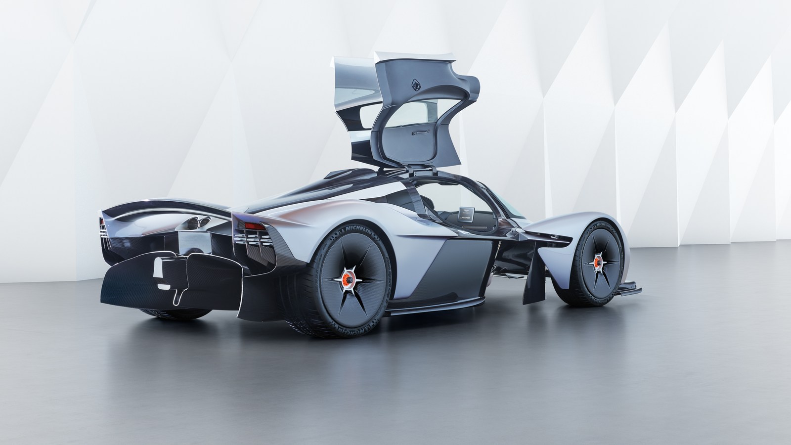 Aston Martin Valkyrie (2017)