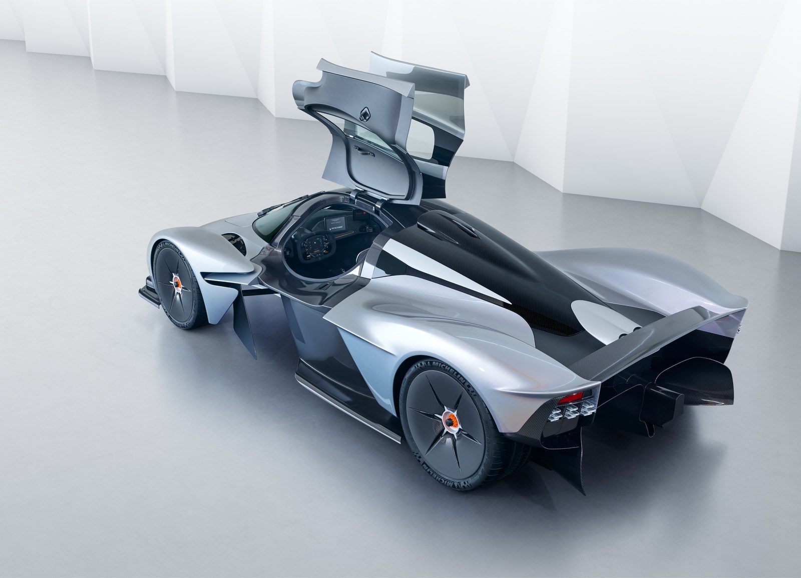 Aston Martin Valkyrie (2017)