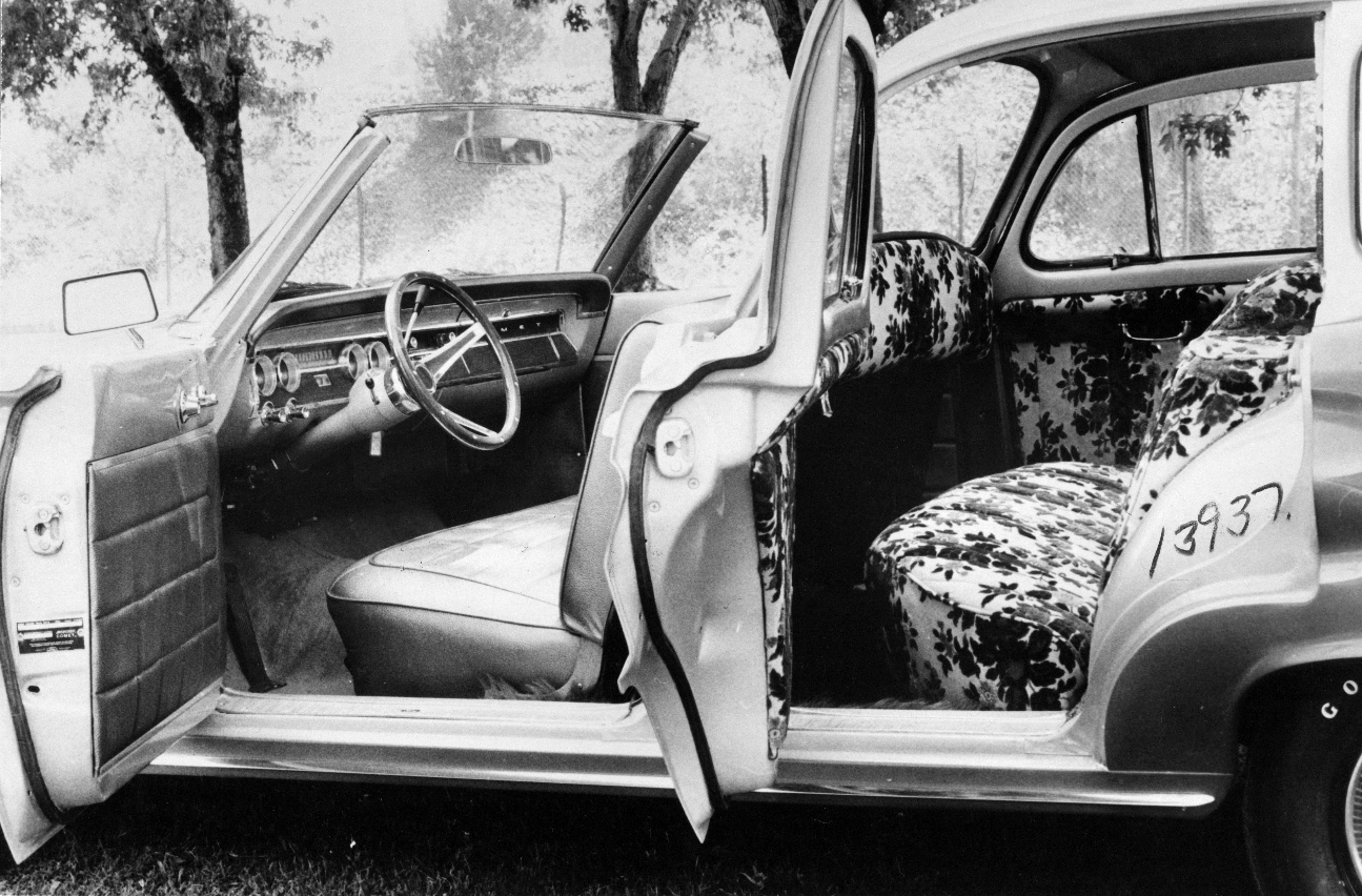 AnyCar (1971): ForChevAmChrysVagen - Highlighted is the "modest flower print" of interior upholstery
