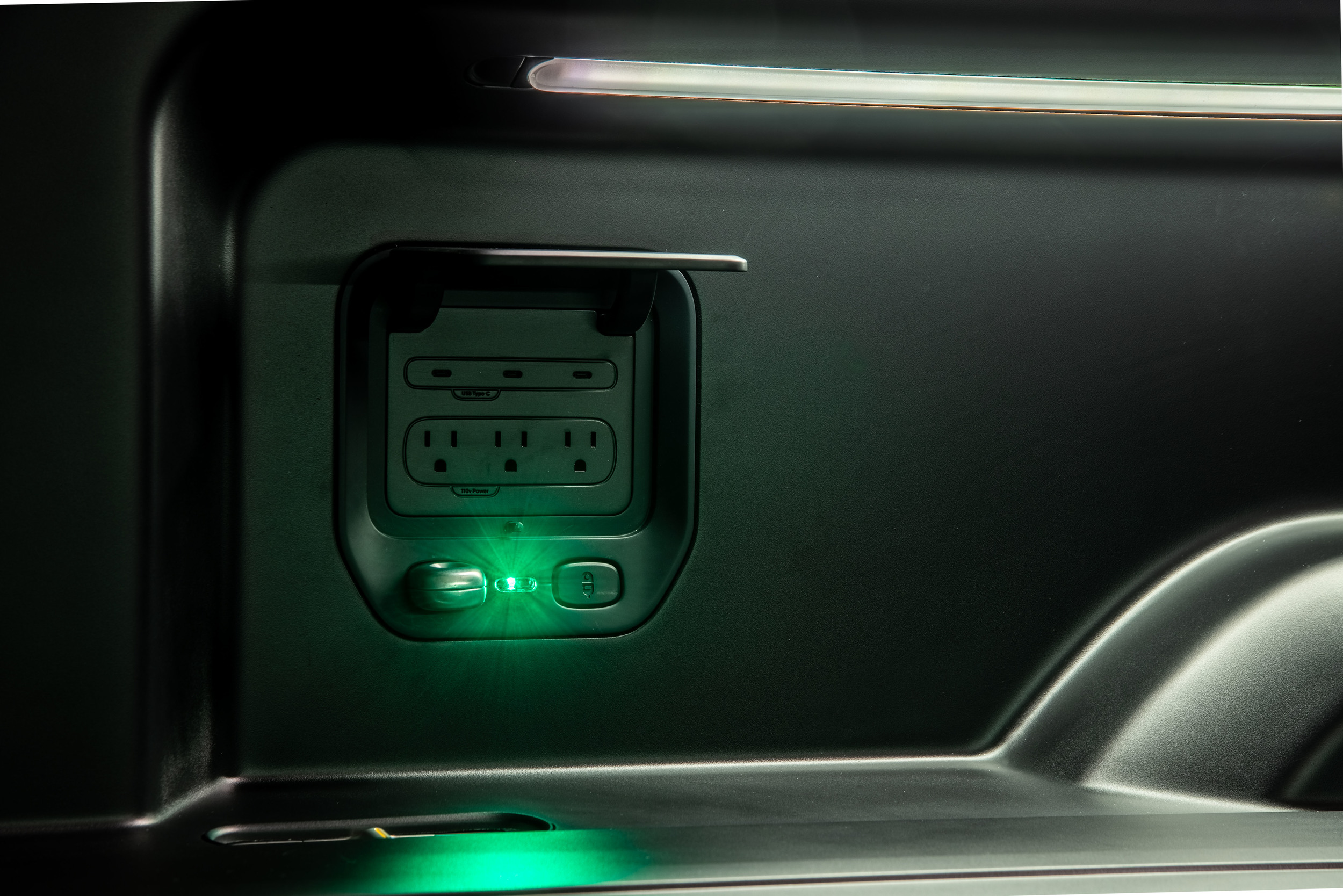 Rivian R1T (2021): Electric Pickup