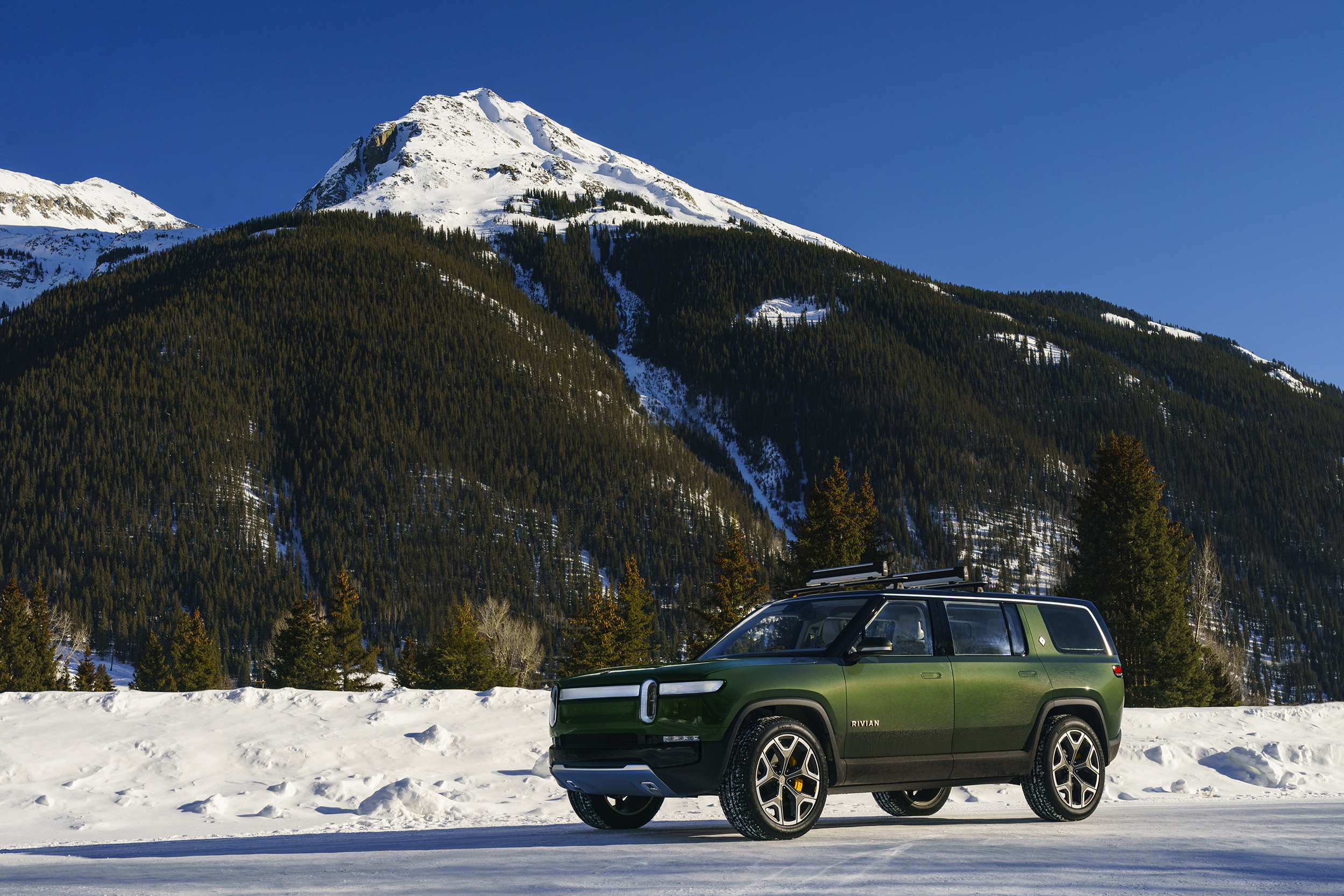 Rivian R1S (2020): 7-Seater Electric SUV