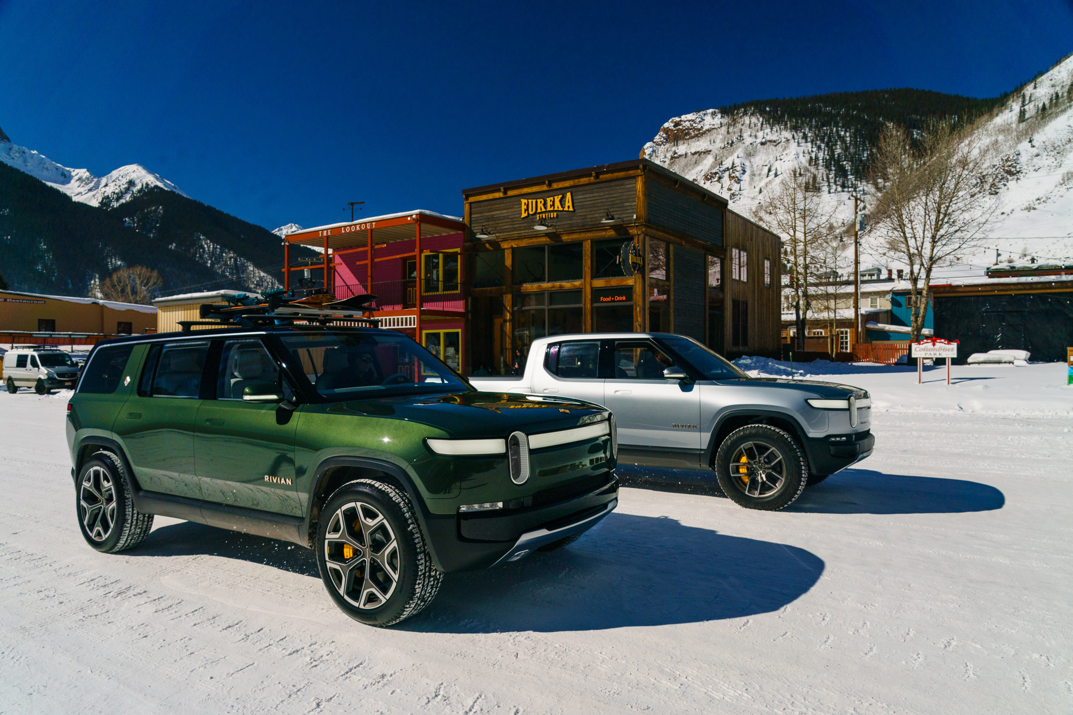 Rivian R1S (2020): 7-Seater Electric SUV