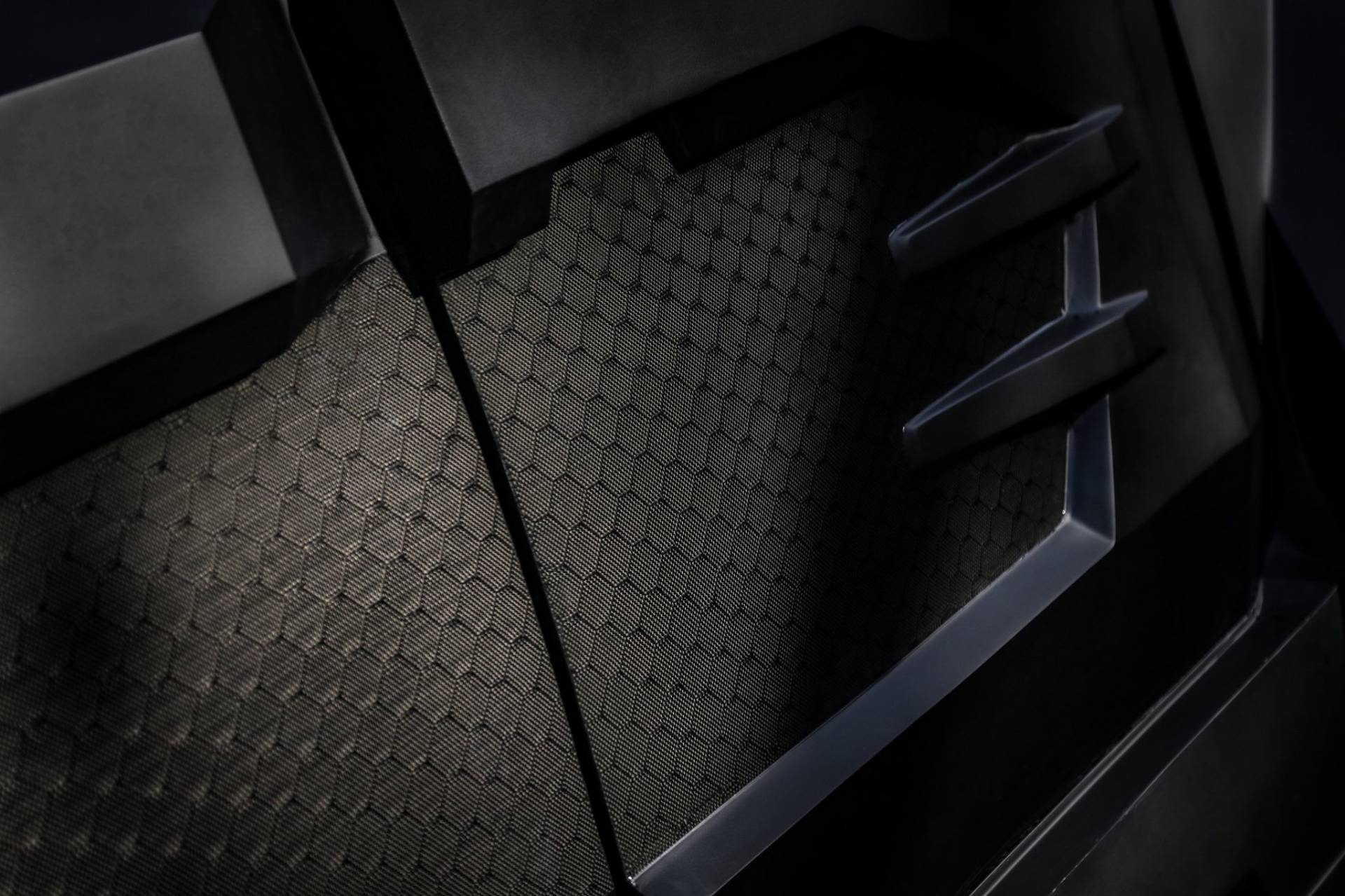 Dartz Prombron Black Stallion (2019)