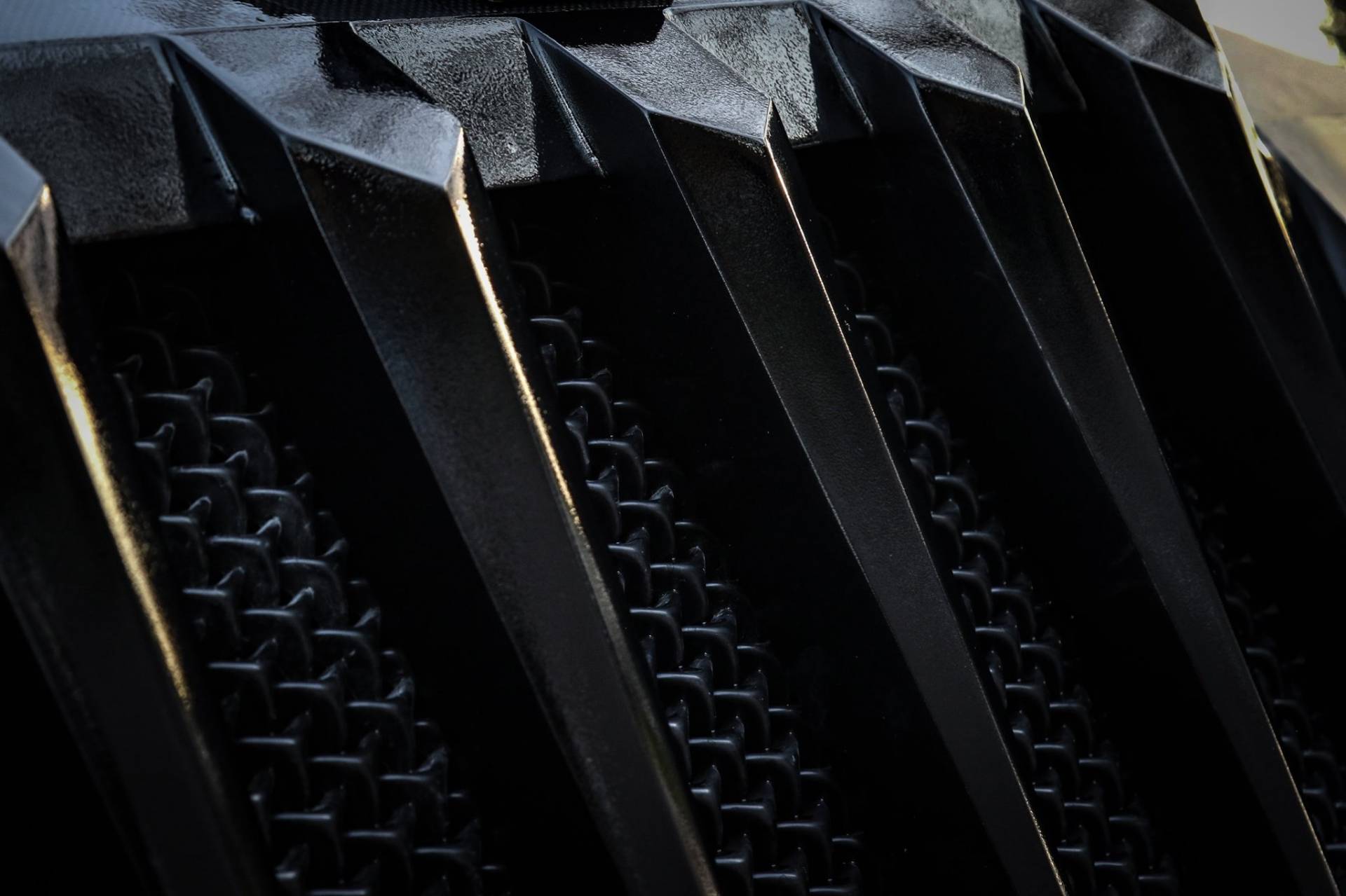 Dartz Prombron Black Stallion (2019)