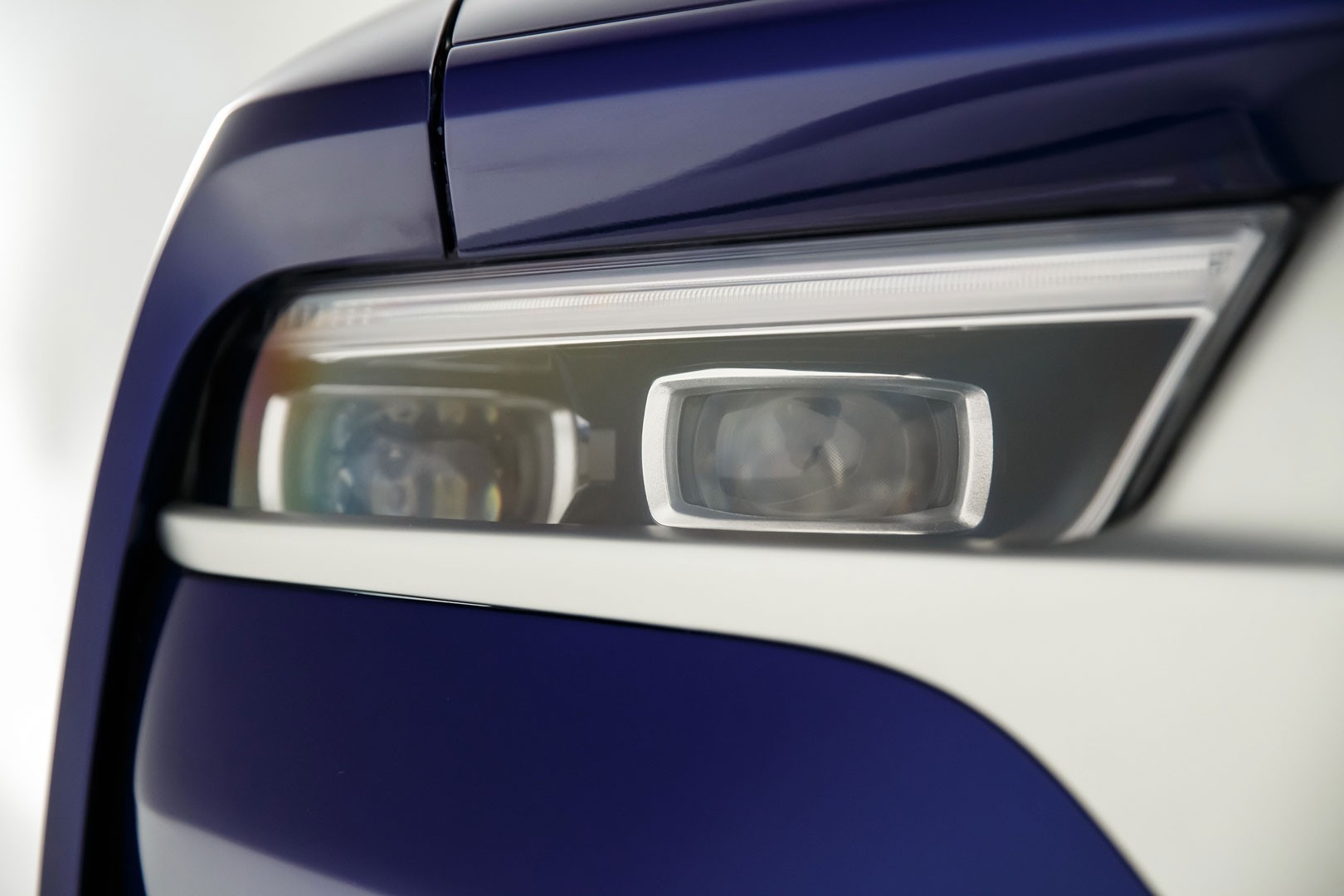 Aznom Palladium by Camal Studio (2020): All-Terrain Luxury Sedan