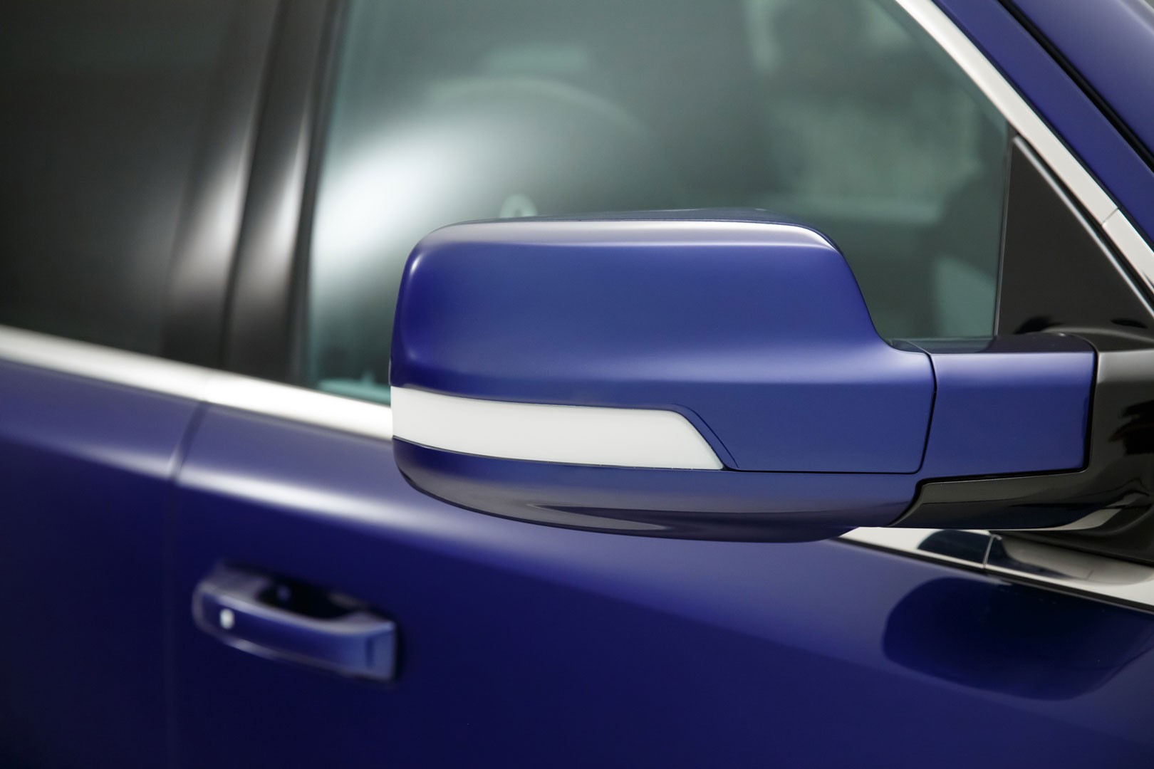 Aznom Palladium by Camal Studio (2020): All-Terrain Luxury Sedan