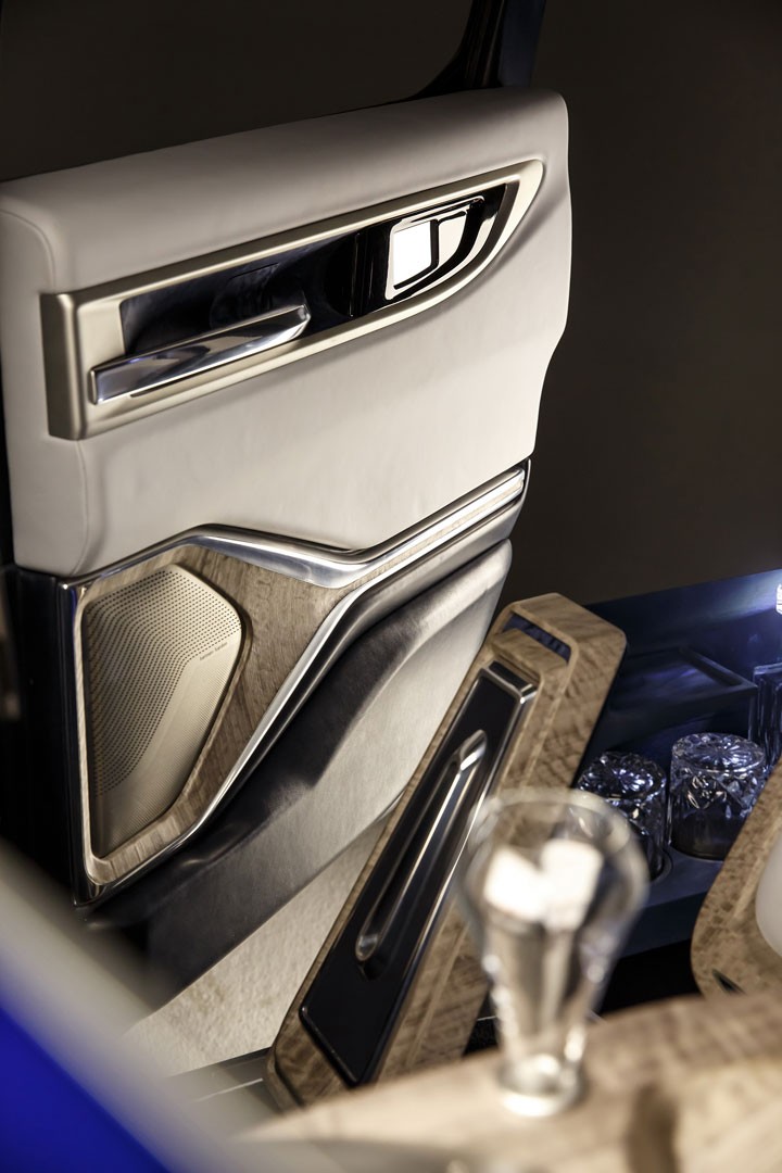 Aznom Palladium by Camal Studio (2020): All-Terrain Luxury Sedan