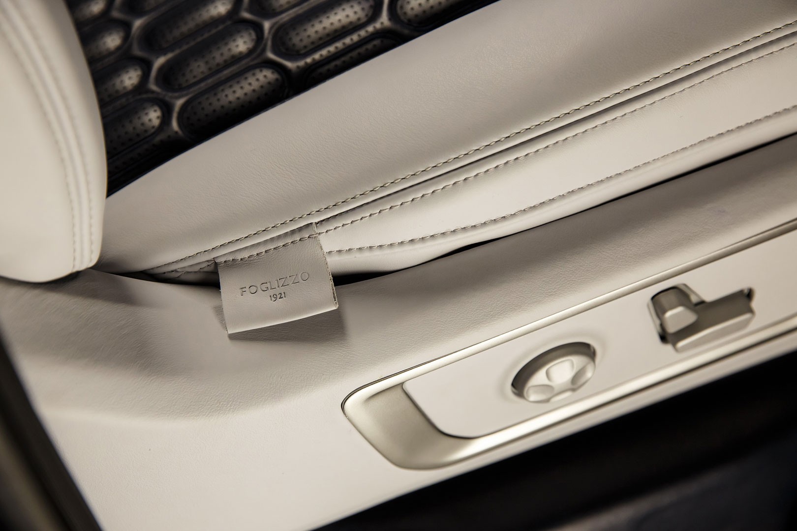 Aznom Palladium by Camal Studio (2020): All-Terrain Luxury Sedan