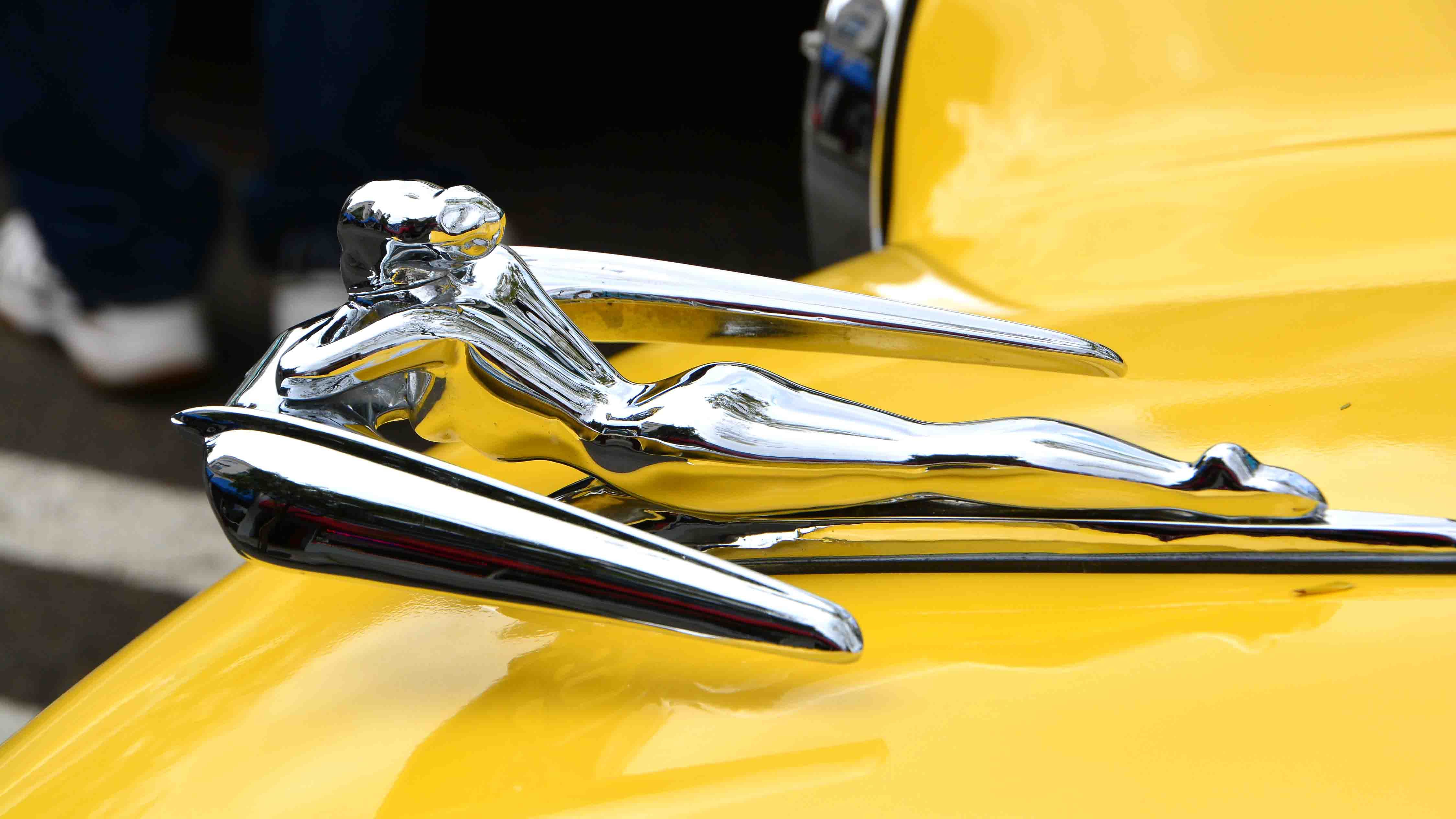 ‘Flying Lady’ – Nash Metropolitan Series III Hood Ornament