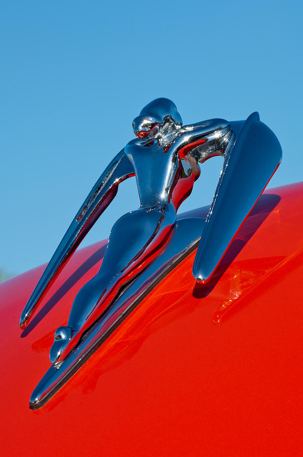 ‘Flying Lady’ – Nash Metropolitan Series III Hood Ornament – Photo: Jill Reger